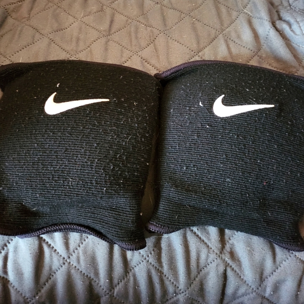 Nike volleyball knee pads